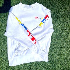 Retro Champion men’s crewneck.